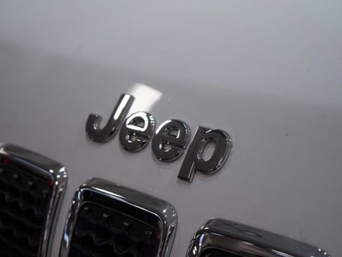 Used 2022 Jeep Cherokee Latitude Lux image 12