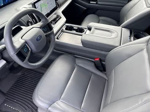 Used 2026 Ford Expedition Max Active RWD image 9