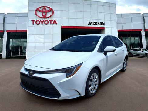Certified 2023 Toyota Corolla LE FWD image 1