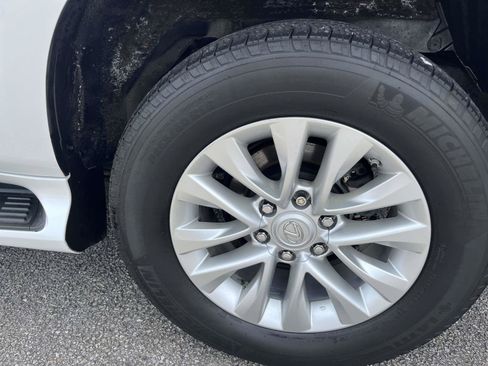 Used 2014 Lexus GX 460 w/ Premium Package AWD/4WD image 8