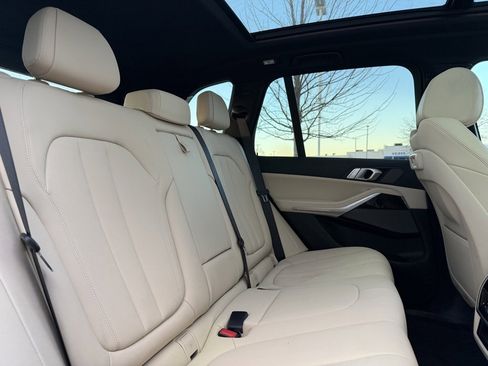 Used 2021 BMW X5 xDrive40i w/ Premium Package image 37