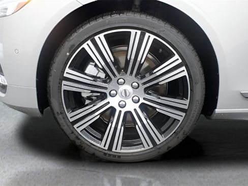 Certified 2025 Volvo S90 B6 Ultra image 35