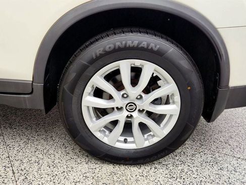 Used 2019 Nissan Rogue SV FWD image 9