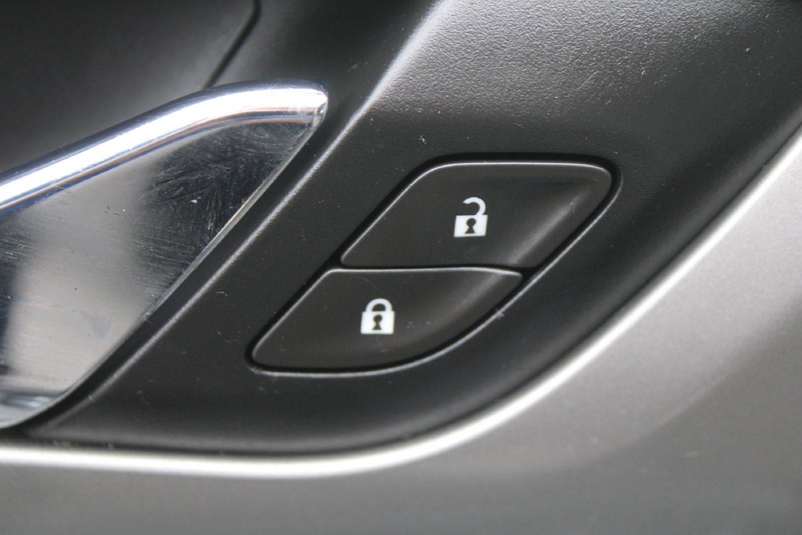 Used 2020 Chevrolet Traverse LT FWD image 22