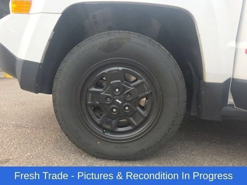 Used 2016 Jeep Patriot Sport w/ Power Value Group AWD/4WD image 9