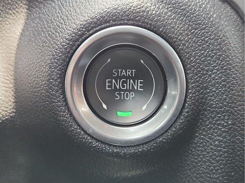 Used 2025 Chevrolet Silverado 1500 Custom RWD image 2
