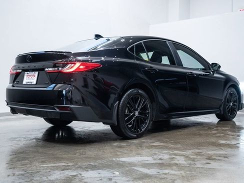 Certified 2025 Toyota Camry SE w/ Convenience Package image 9