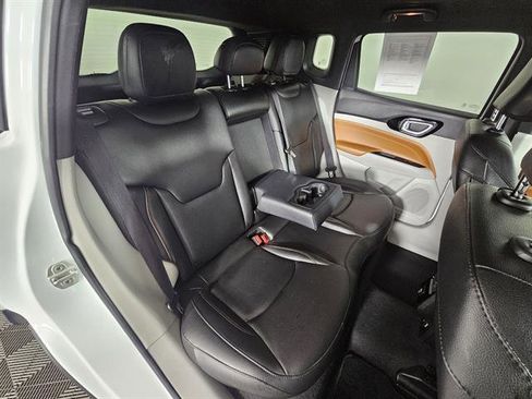 Used 2024 Jeep Compass Limited image 17