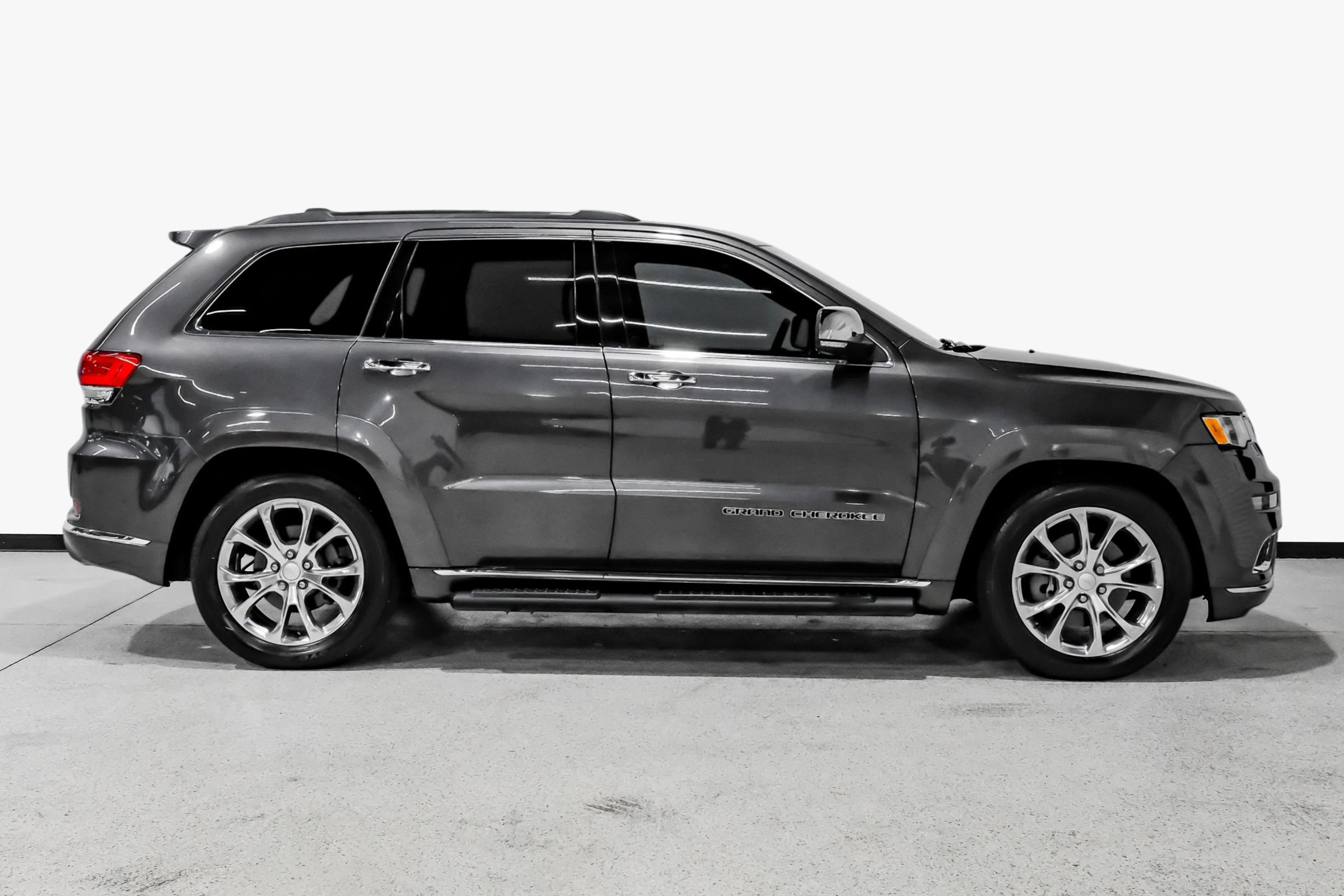 Used 2020 Jeep Grand Cherokee Summit w/ Skid Plate Group AWD/4WD image 5