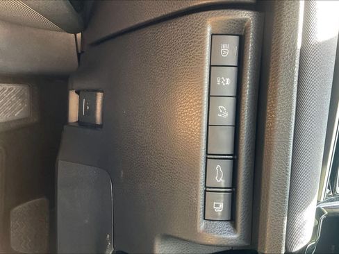 Used 2025 Toyota Camry LE w/ Convenience Package FWD image 33