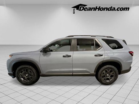 New 2026 Honda Pilot TrailSport image 2