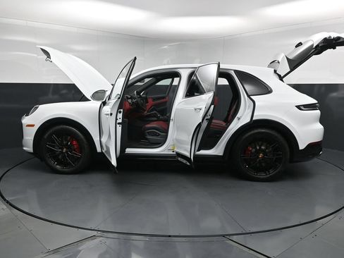 New 2026 Porsche Cayenne GTS AWD/4WD image 35