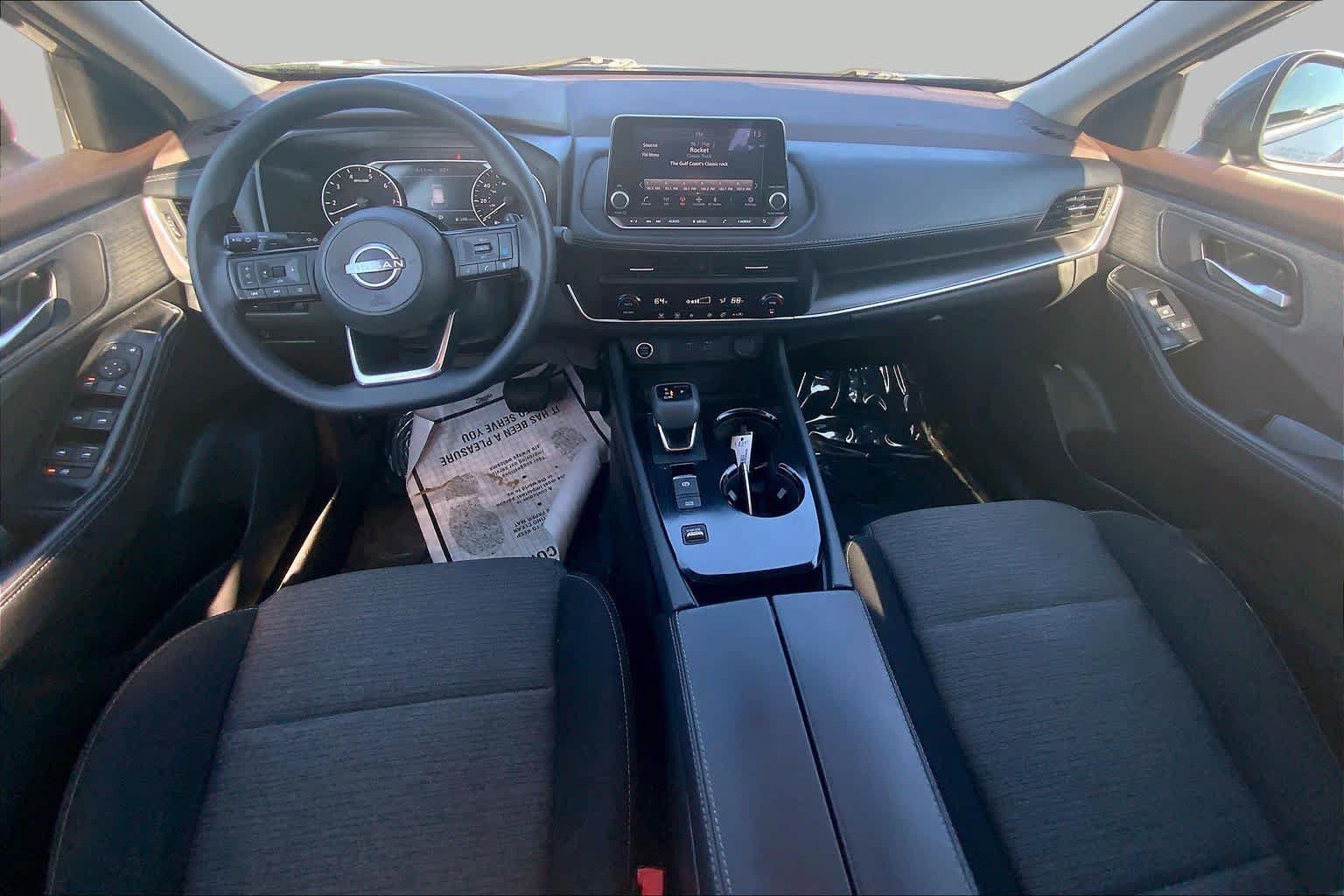 Used 2023 Nissan Rogue SV FWD image 16