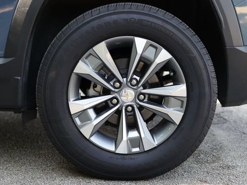 Used 2025 Chevrolet Equinox LT w/ Convenience Package II FWD image 38