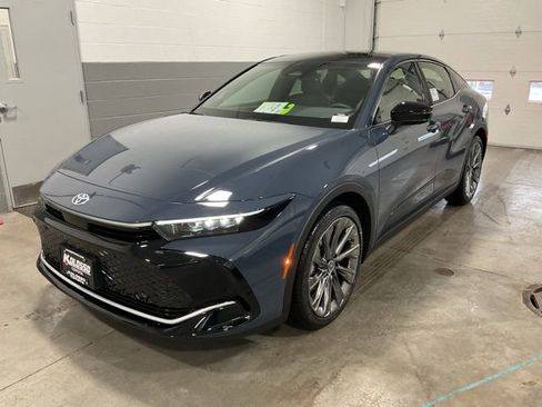 New 2026 Toyota Crown Limited image 3