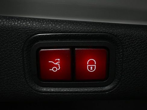 Used 2022 Mercedes-Benz E 350 Sedan image 30