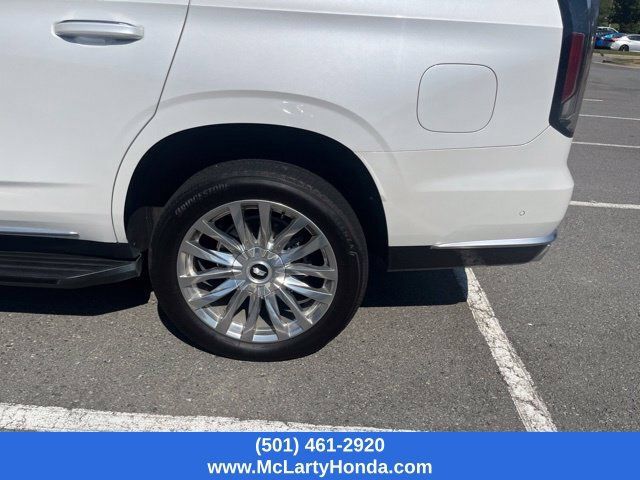 Used 2022 Cadillac Escalade Premium Luxury AWD/4WD image 12