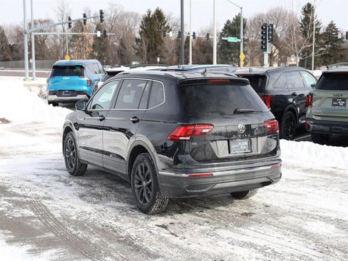 Used 2024 Volkswagen Tiguan SE image 4