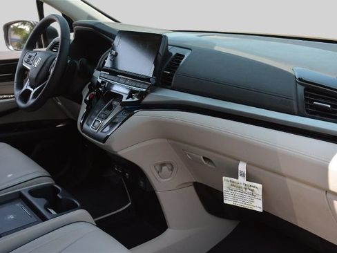 Certified 2026 Honda Odyssey Touring image 20