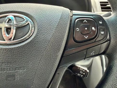 Used 2016 Toyota Camry LE image 28