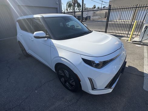 Used 2025 Kia Soul GT-Line FWD image 1