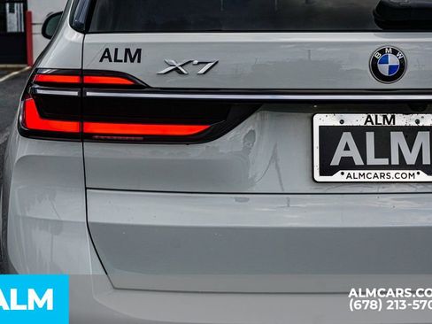 Used 2025 BMW X7 xDrive40i image 14