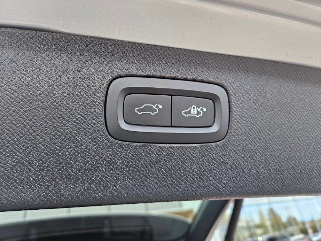 Certified 2024 Volvo XC90 B6 Ultimate w/ Lounge Package AWD/4WD image 13