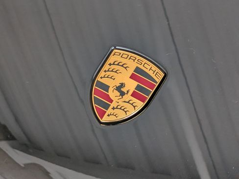 Used 2025 Porsche Macan image 13