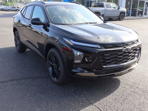 New 2026 Chevrolet Trax ACTIV w/ Driver Confidence Package FWD image 2