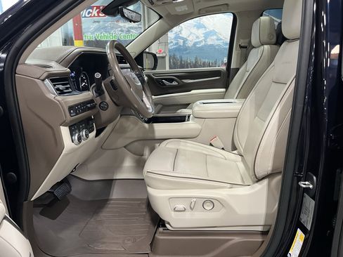 Used 2021 GMC Yukon Denali w/ Denali Premium Package AWD/4WD image 10