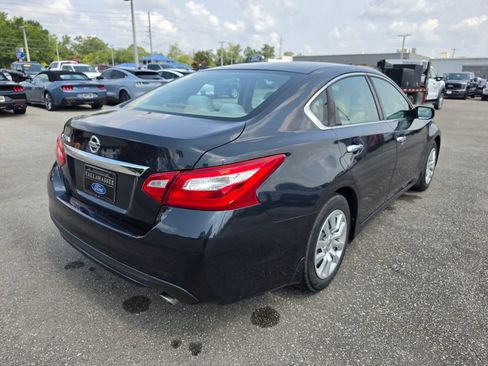 Used 2017 Nissan Altima 2.5 S w/ Power Driver Seat Package FWD image 3