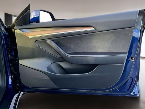 Used 2023 Tesla Model 3 Standard Range image 26