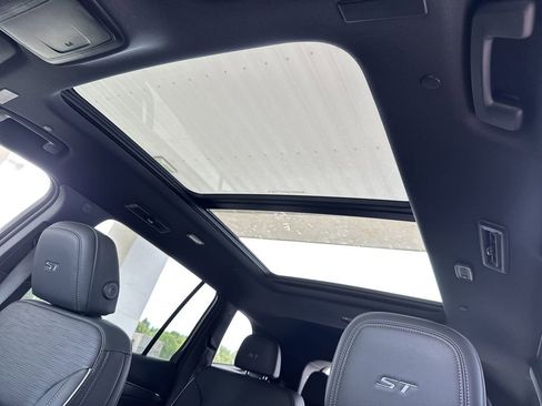 New 2025 Buick Enclave Sport Touring w/ Power Package image 28