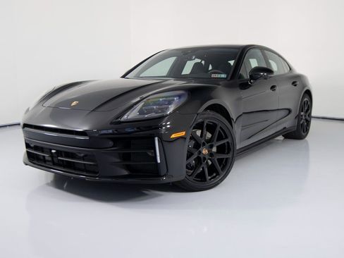 New 2026 Porsche Panamera 4 image 1