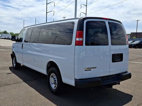 Used 2024 Chevrolet Express 3500 LS RWD image 4