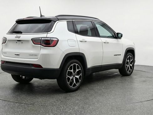 Used 2025 Jeep Compass Limited image 9