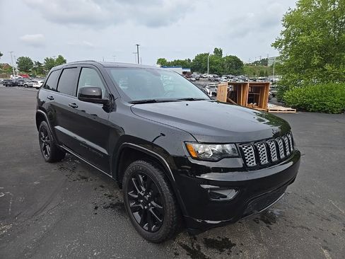 Used 2019 Jeep Grand Cherokee Altitude AWD/4WD image 1