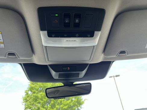 Certified 2024 Nissan Pathfinder Platinum w/ Lighting Package (N92) image 31