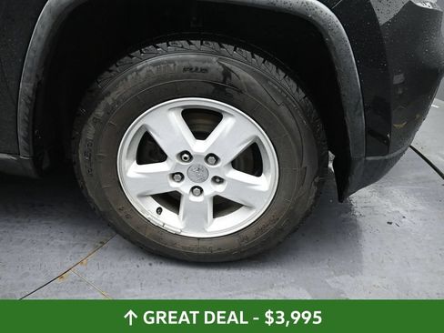 Used 2012 Jeep Grand Cherokee Laredo AWD/4WD image 17