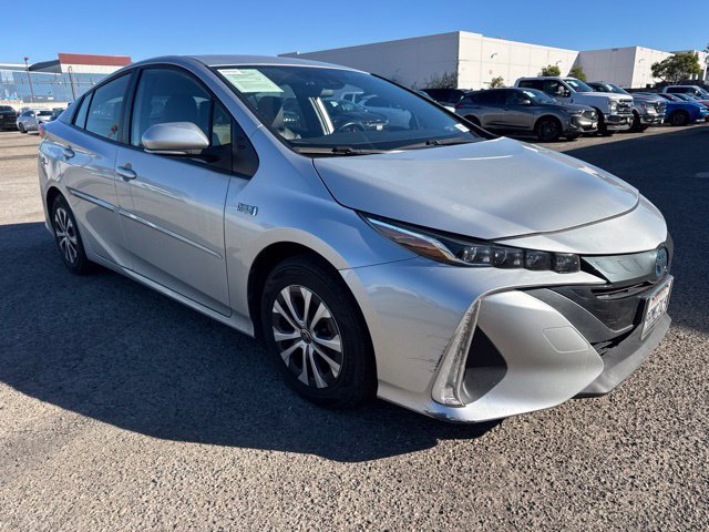 Used 2022 Toyota Prius Prime XLE FWD image 3