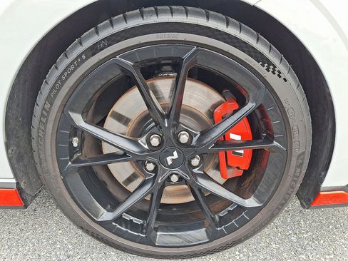 Used 2025 Hyundai Elantra N FWD image 9