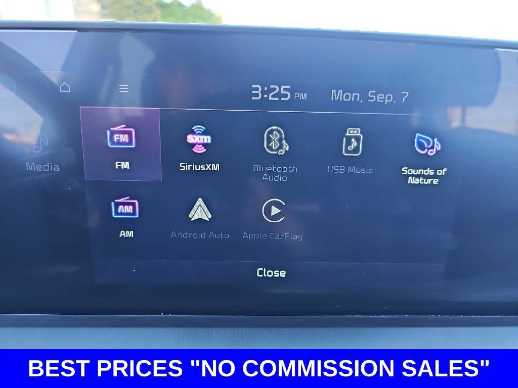 Used 2025 Kia Telluride S FWD image 23