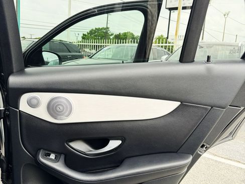 Used 2019 Mercedes-Benz GLC 300 4MATIC image 26