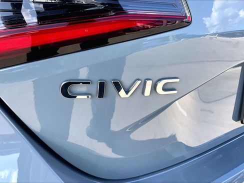 Used 2024 Honda Civic Sport image 10