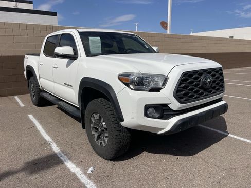 Used 2021 Toyota Tacoma TRD Off-Road w/ Technology Package RWD image 2