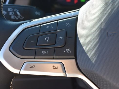Used 2025 Volkswagen Atlas SE w/ Panoramic Sunroof Package FWD image 22