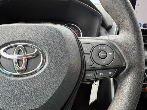 Used 2023 Toyota RAV4 LE image 16