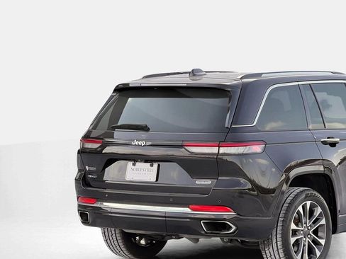 Used 2022 Jeep Grand Cherokee Overland AWD/4WD image 5