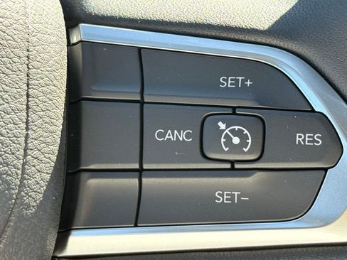 New 2026 Jeep Compass Latitude image 17