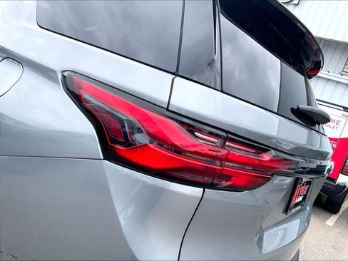 Used 2023 Chevrolet Traverse LS w/ Midnight/Sport Edition FWD image 29